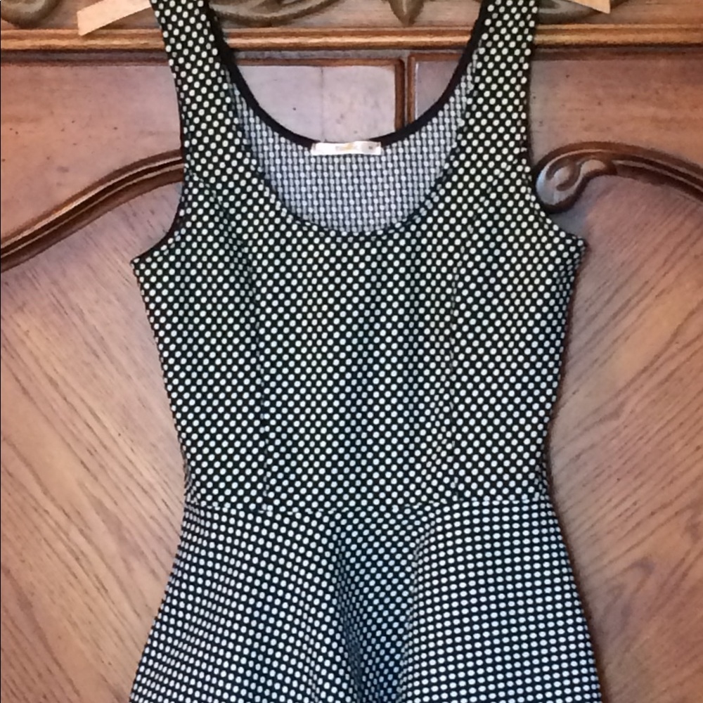 Adorable black and white tank top