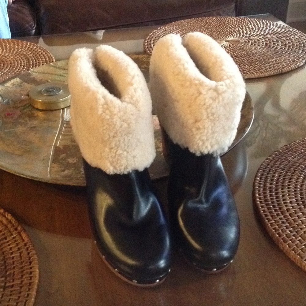 Like new Uggs boot