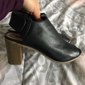 Black peep toe wedges