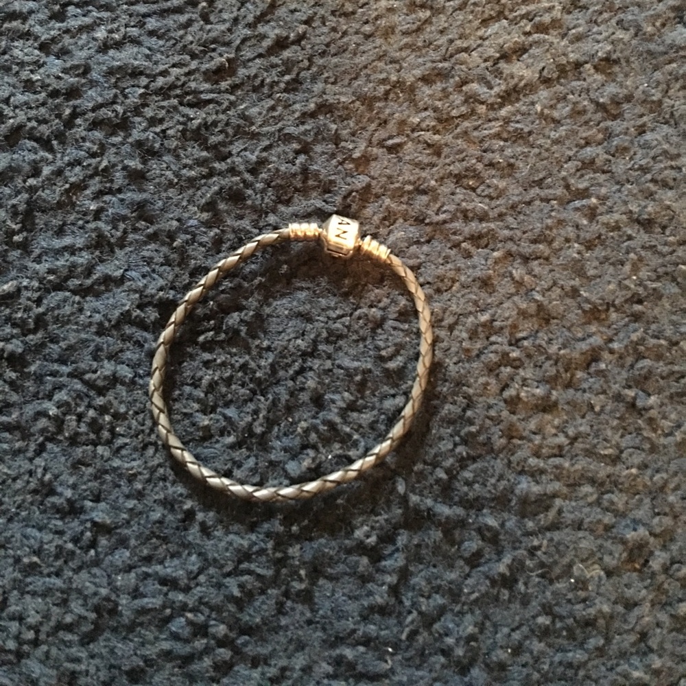 Authentic Pandora bracelet -leather-