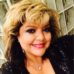 Meet your Posher, Suzanne