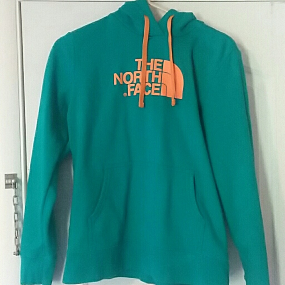 Northface hoodie medium