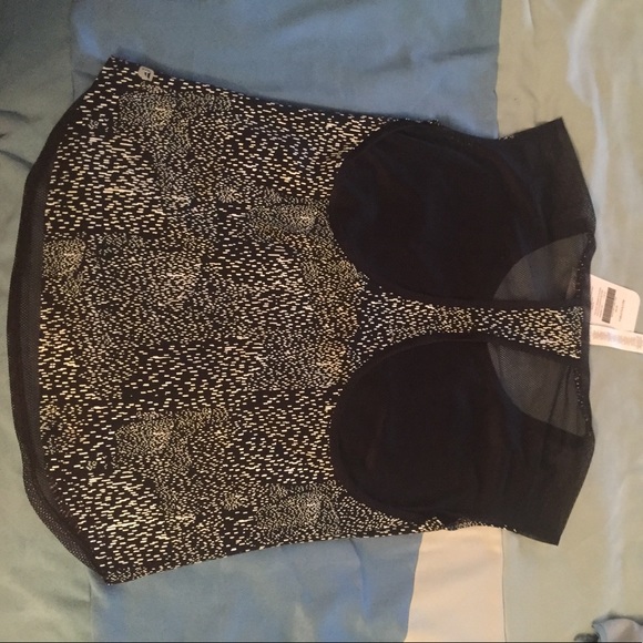 Top - Picture 2 of 2