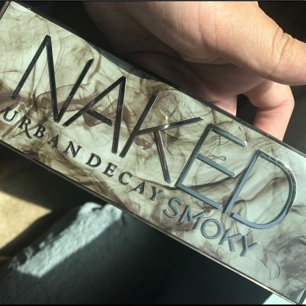 Naked urban decay smoky eyeshadow palette