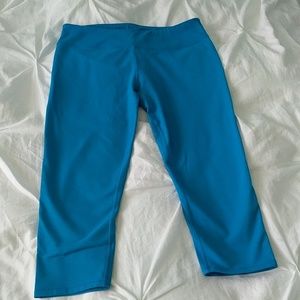 Fabletics turquoise capris