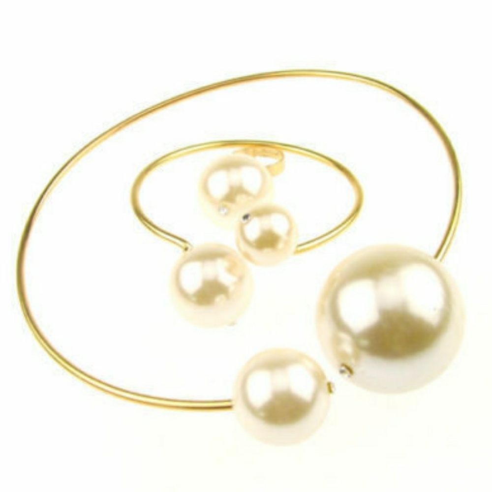 Oversized Pearl Set - Picture 1 of 5