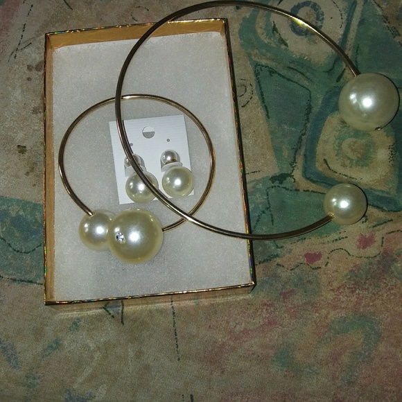 Oversized Pearl Set - Picture 4 of 5