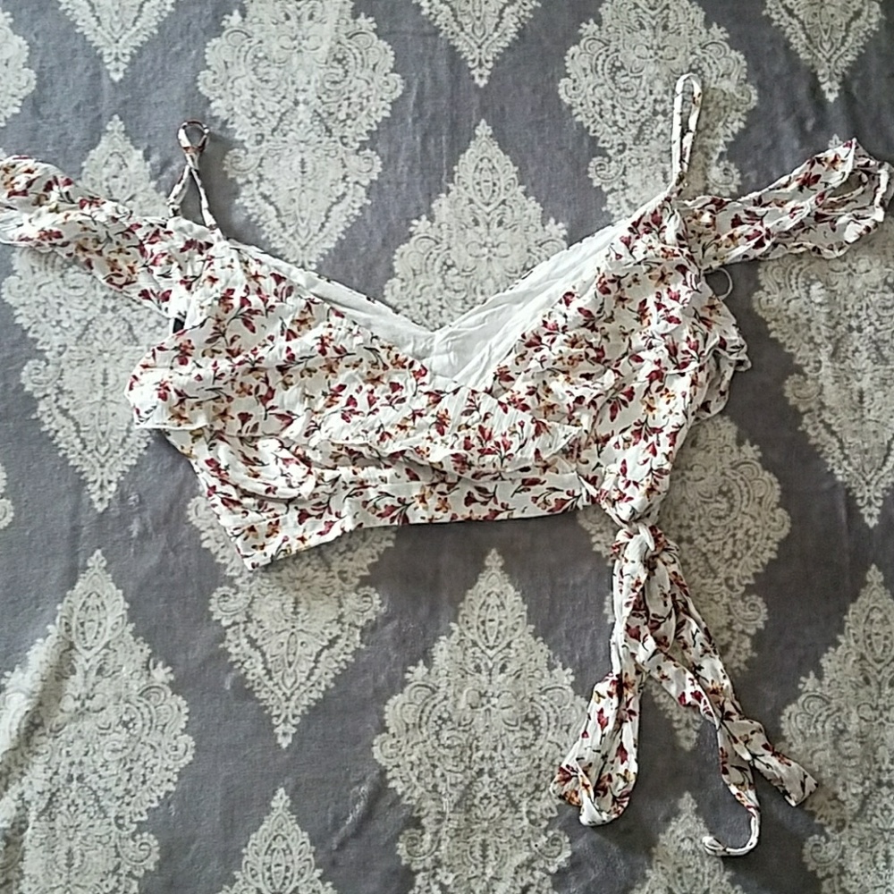 Criss cross floral crop top