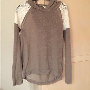 Eyeshadow brand, lightweight sweater!