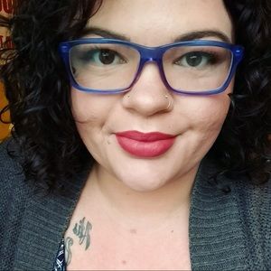 Meet your Posher, Phoebe