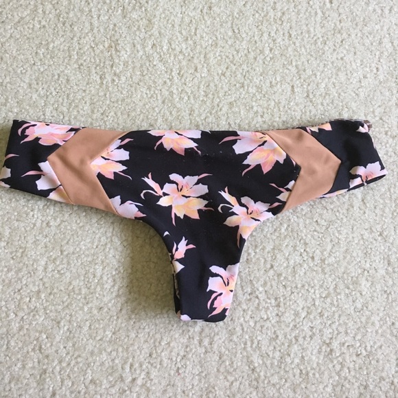 Acacia Aloha Mentawai Bottoms LOOKING TO TRADE!!! - Picture 1 of 3