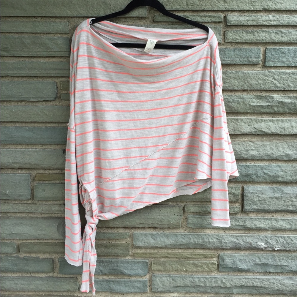 ✨HP✨ Free People Love Lane Tee - Picture 2 of 8