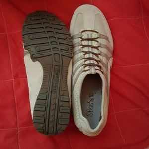 Women's no lace sneaker