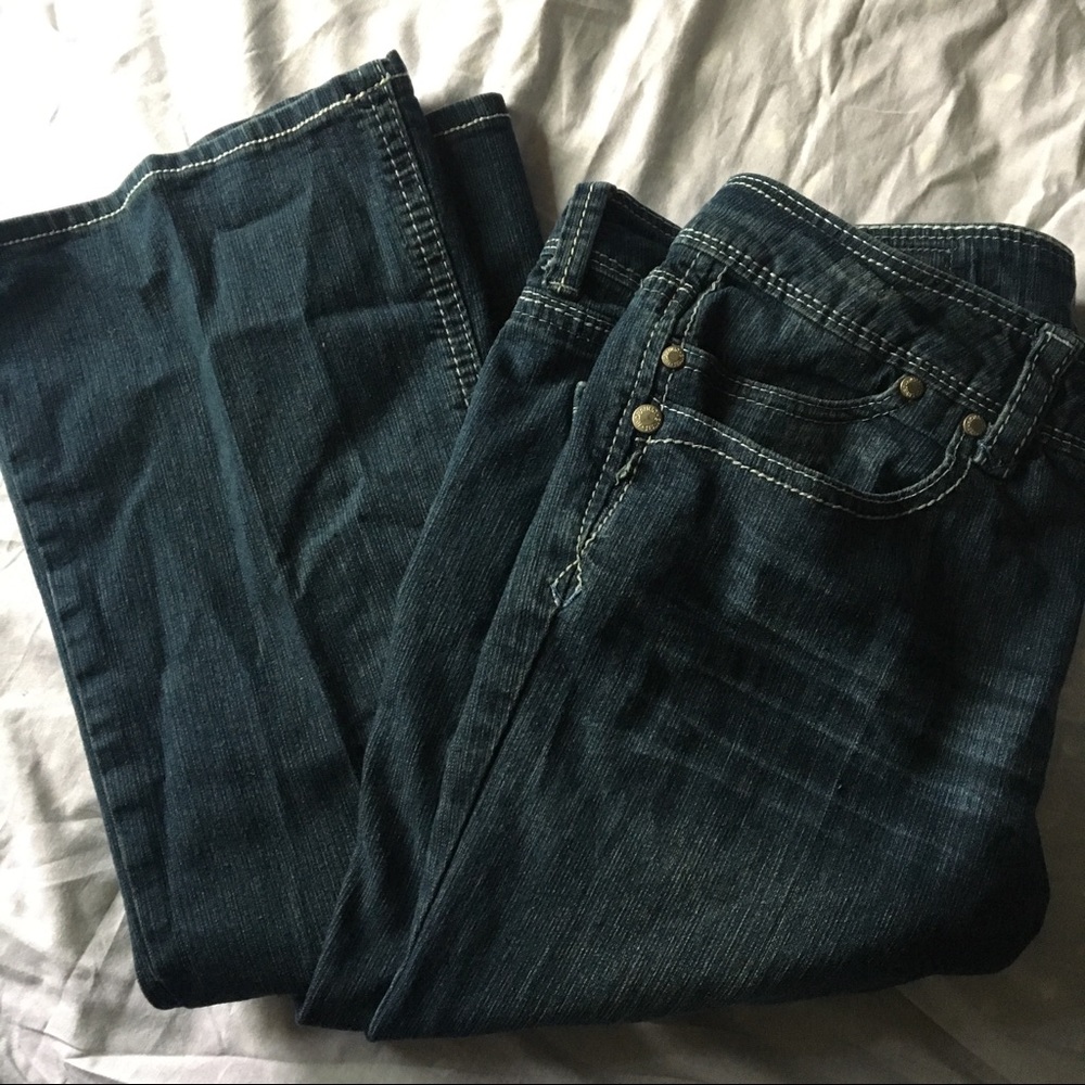 DARK WASH FLARE JEANS