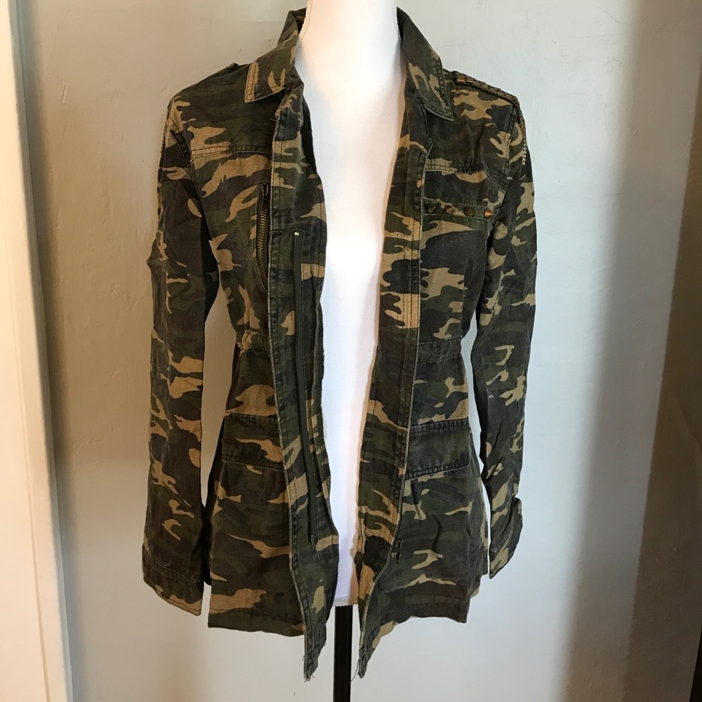 Camouflage utility jacket ❤️1hr sale - Picture 4 of 6