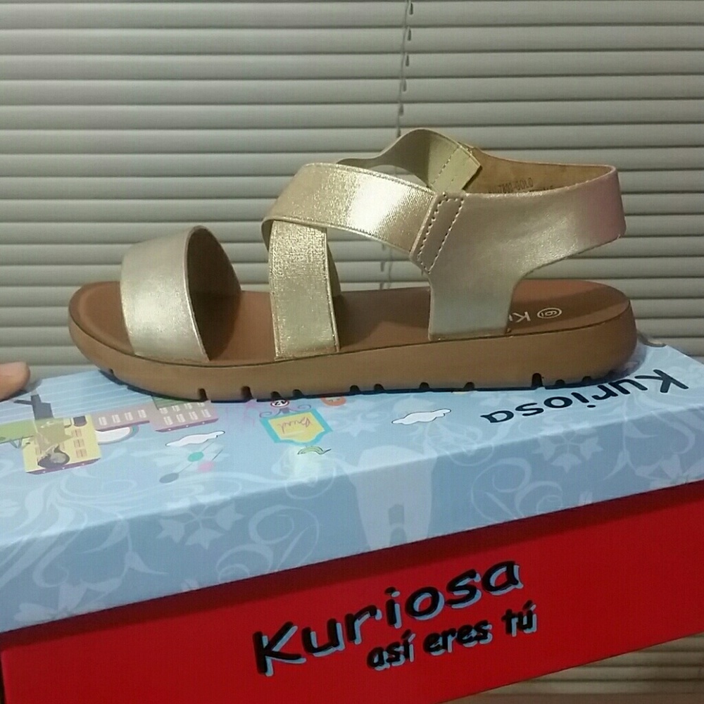 Sandals - Picture 2 of 4