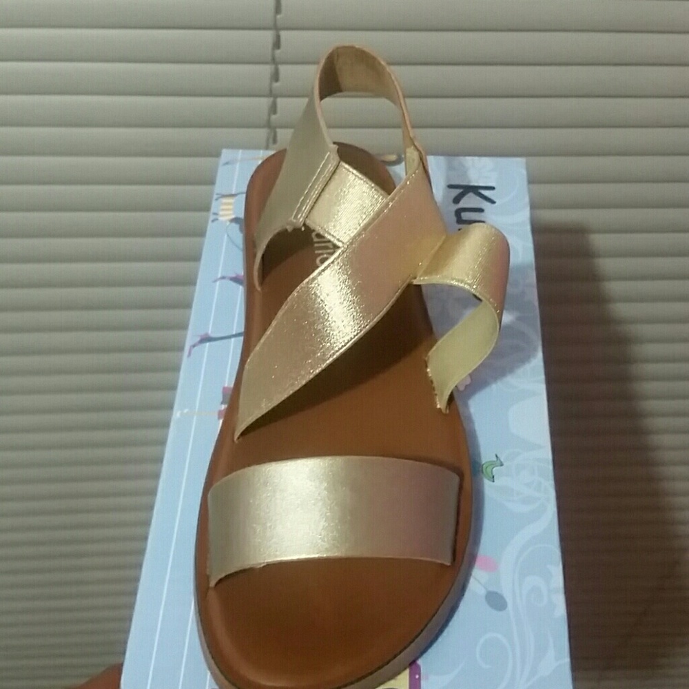 Sandals - Picture 3 of 4