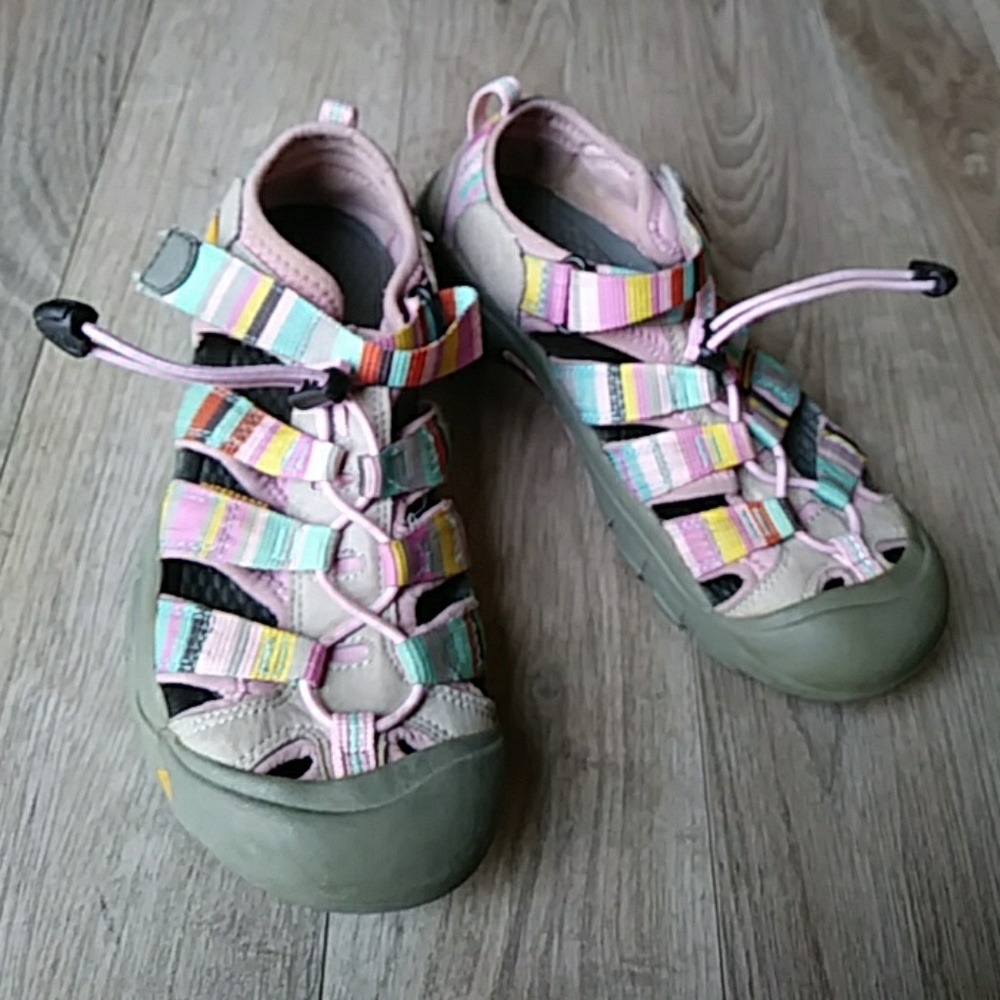 Women's Keen size 5 pink pastel stripped colors