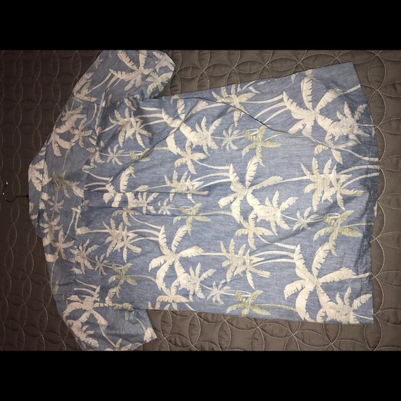 Hawaiian button up - Picture 3 of 3