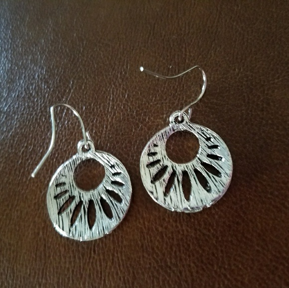 Silver-plated Earrings - Picture 3 of 3