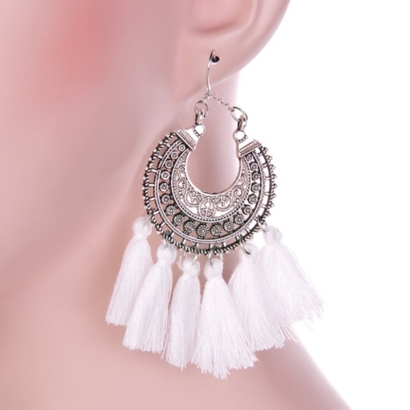 White Bohemian Trendy Long Tassel Earrings - Picture 2 of 3