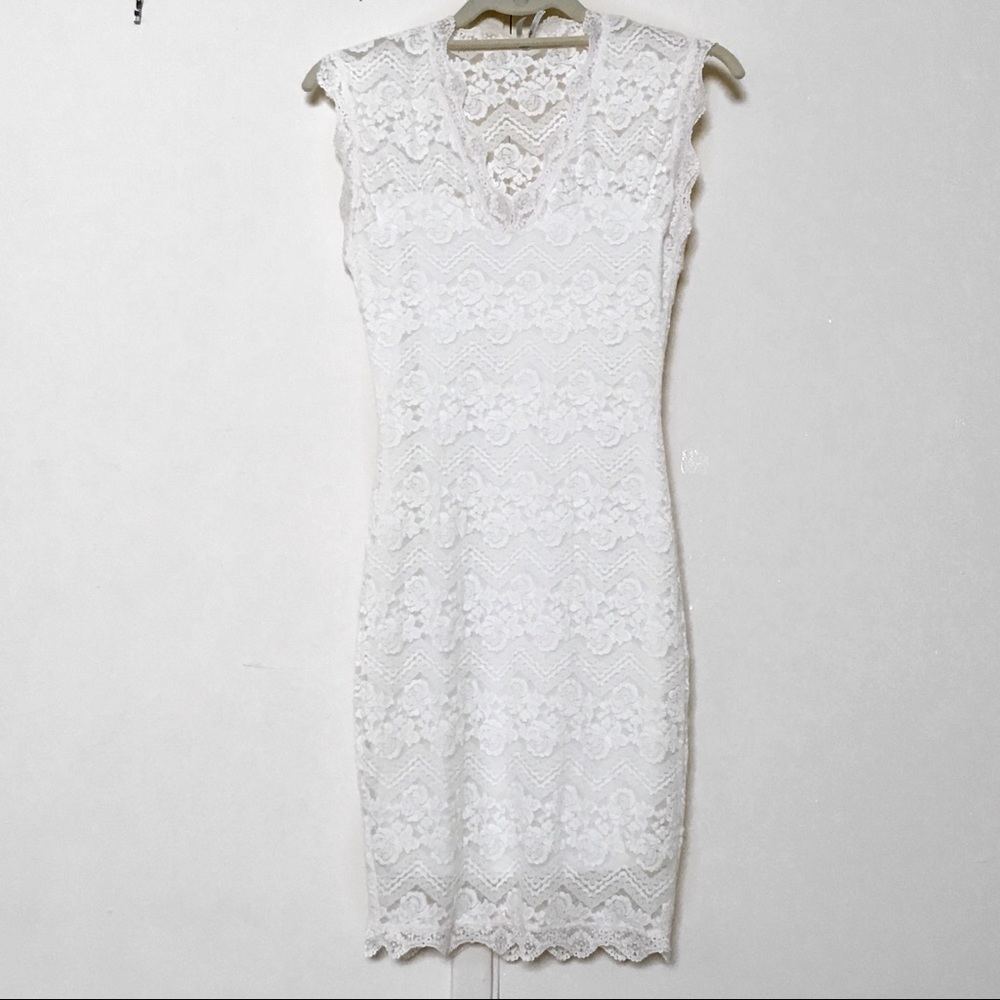 🌻'Petals' white lace dress