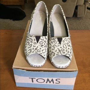 Tom's snow leopard wedges.