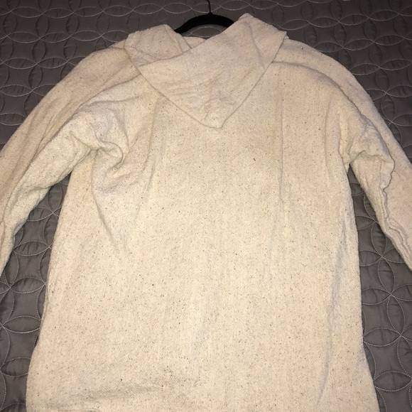 Poncho Type hoodie - Picture 3 of 3