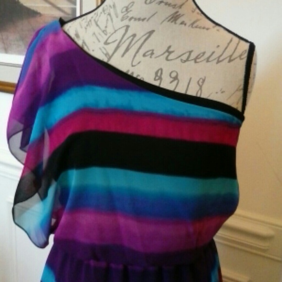 SALE 3/15 City Triangles OFF Shoulder Tunic Top M - Picture 2 of 7