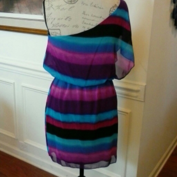 SALE 3/15 City Triangles OFF Shoulder Tunic Top M - Picture 3 of 7