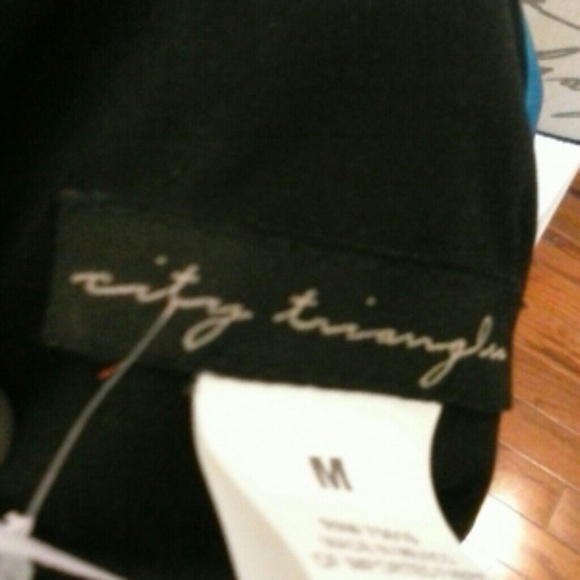 SALE 3/15 City Triangles OFF Shoulder Tunic Top M - Picture 7 of 7