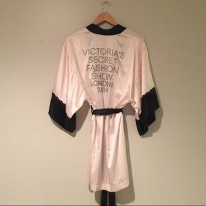 victoria's secret fashion show 2014 robe