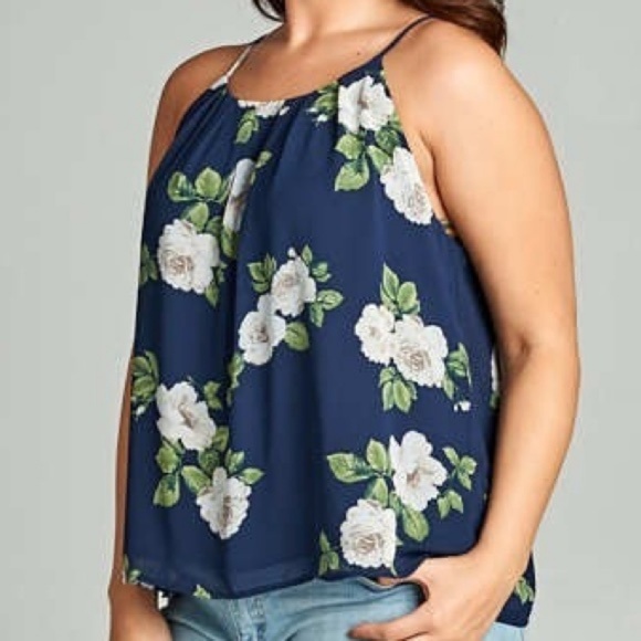 PLUS SIZE Top - Picture 2 of 3