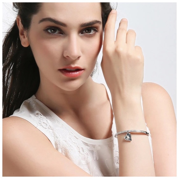 Swarovski Crystals Jillian Heart Bracelet S19 - Picture 2 of 3