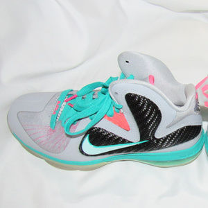 Lebron James South Beach size 7y
