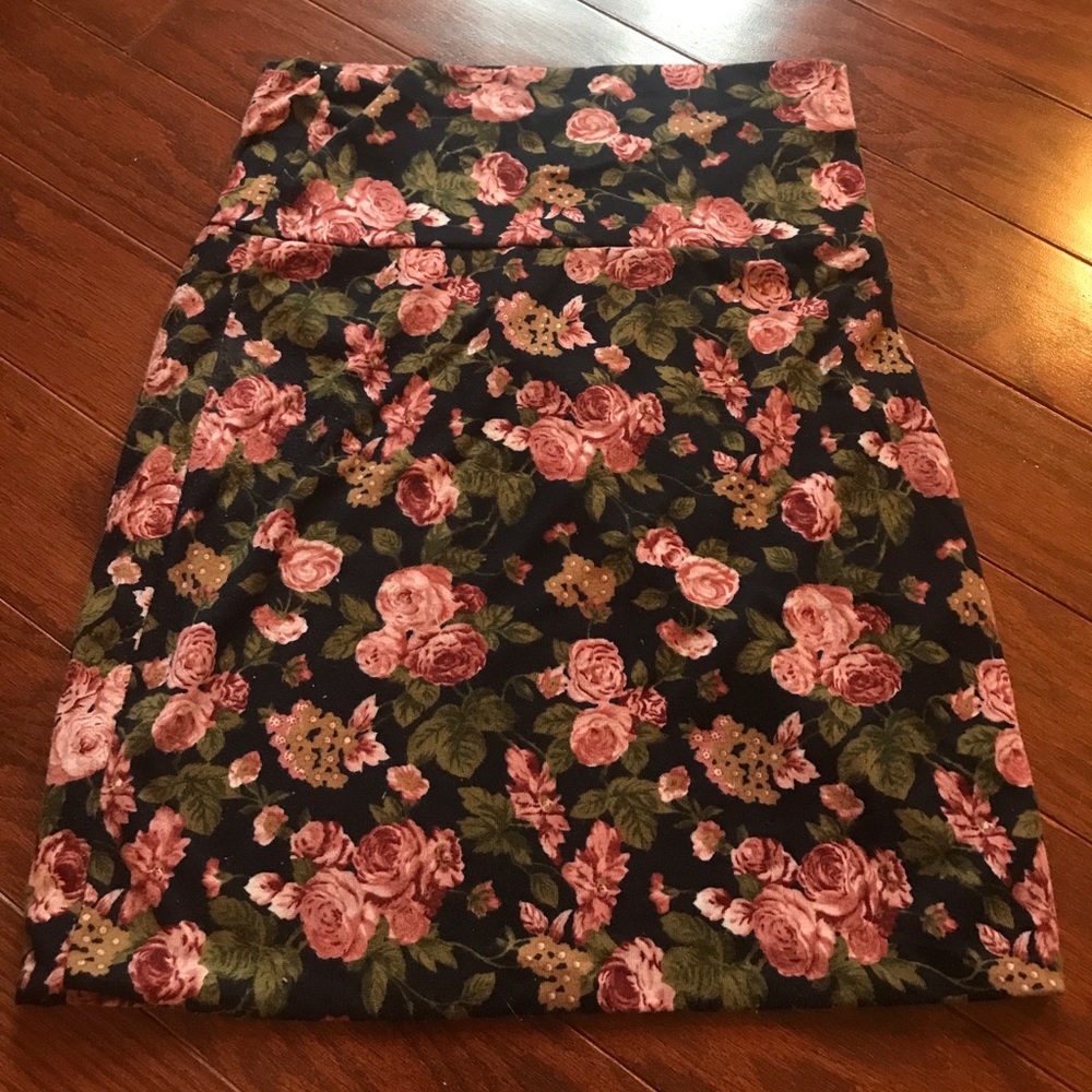 Love Culture High-waisted Floral Skirt