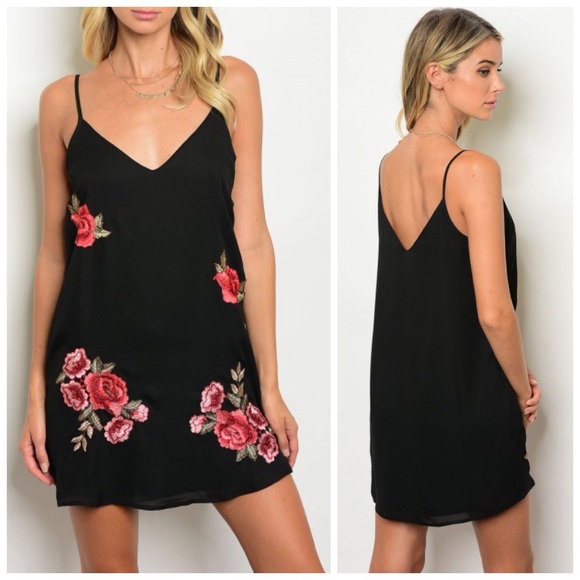 SUMMER CLEARANCE✨ New black floral patch dress - Picture 2 of 4