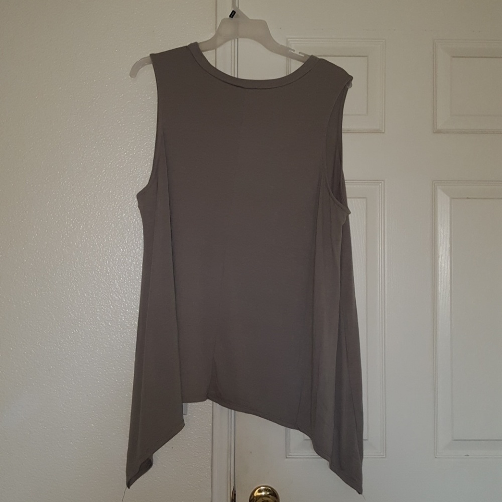 Tunics - Picture 2 of 4