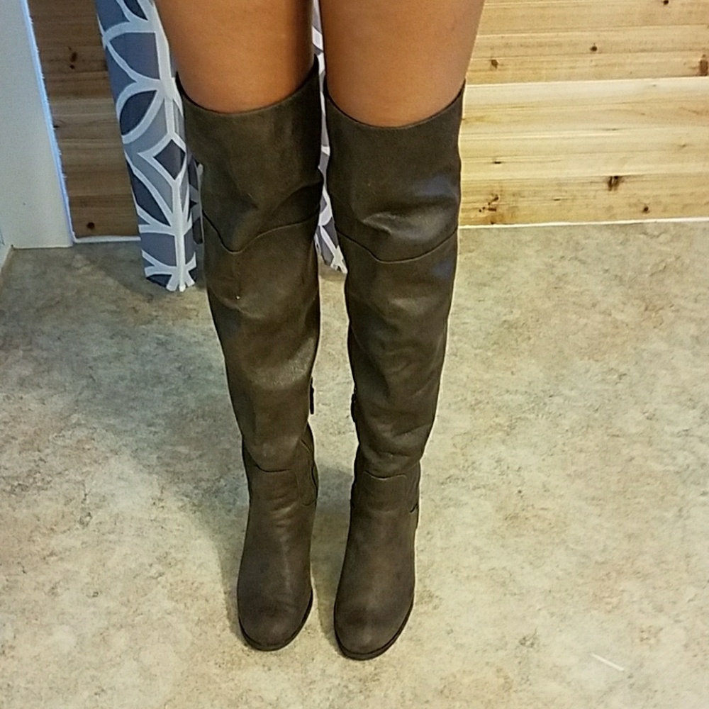 Hinge over the knee boots