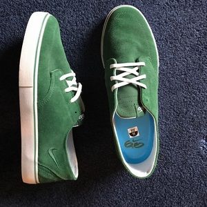 Nike 6.0 skate shoes