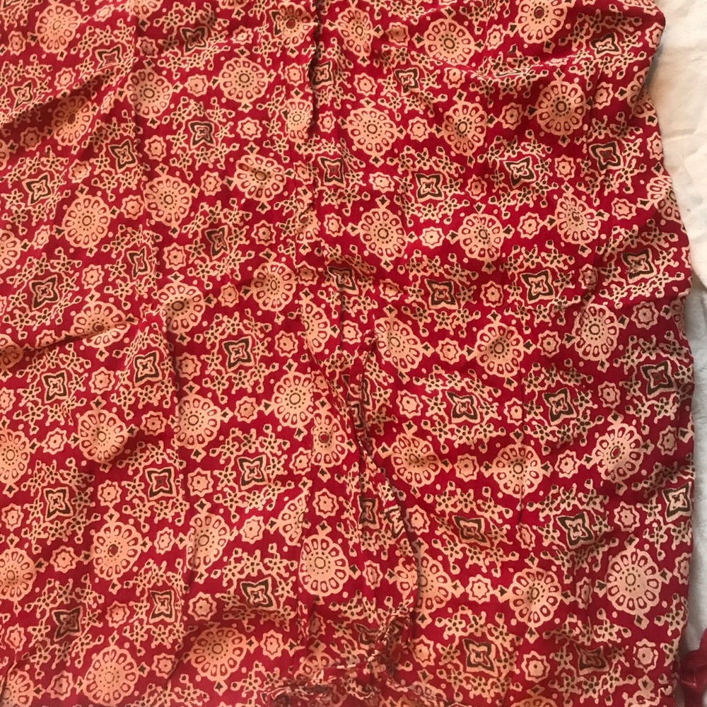 Slit skirt in the front