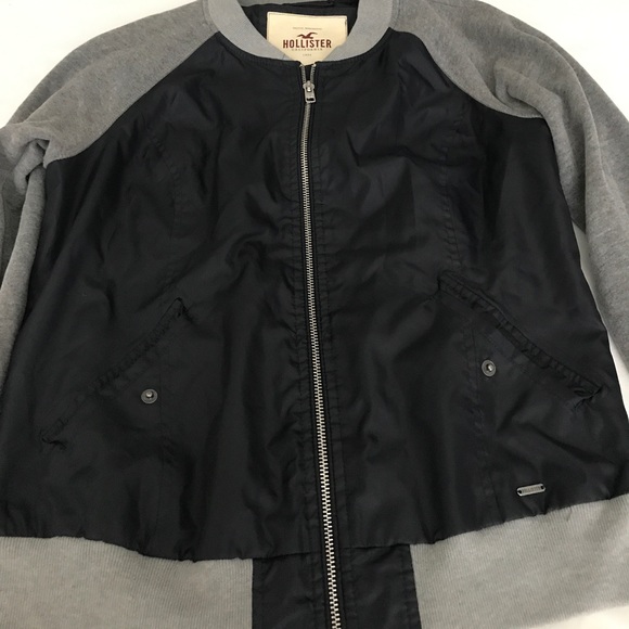 Hollister women's casual zipper up jacket. - Picture 3 of 4