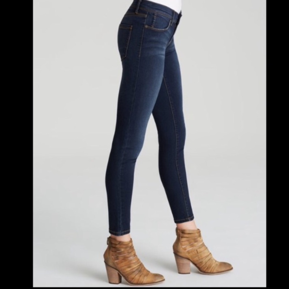 Free People Roller Crop Hi Rise Size 28 Blue jeans