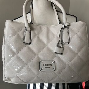 Guess Hand bag, Creme color.