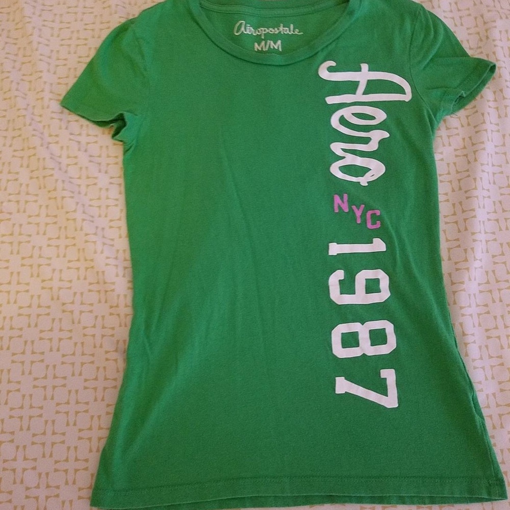 Green size medium Aeropostale fitted tshirt