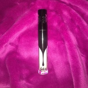 Kat Von D lock-it concealer