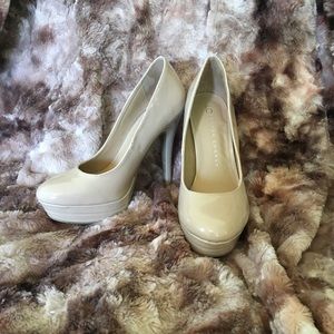 Nude Pumps
