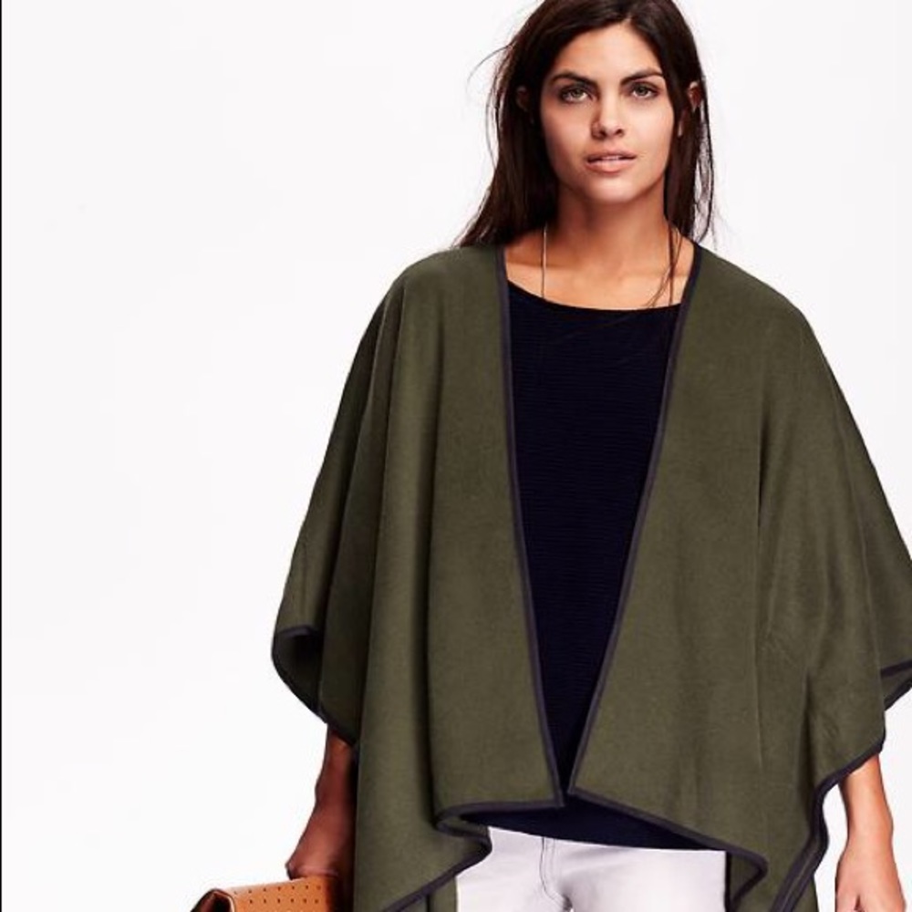 🌟NEW🌟Forest Green Cape