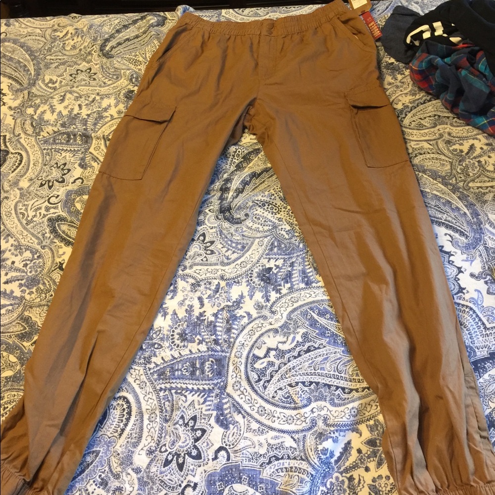 Red camel Joggers