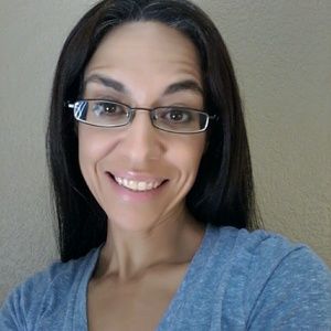 Meet your Posher, Corina